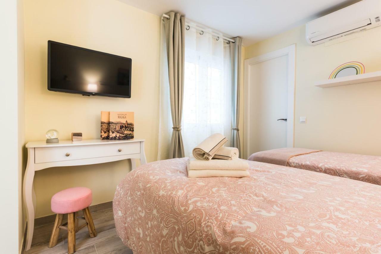 Malaga Centre Apartment With Parking Exterior photo