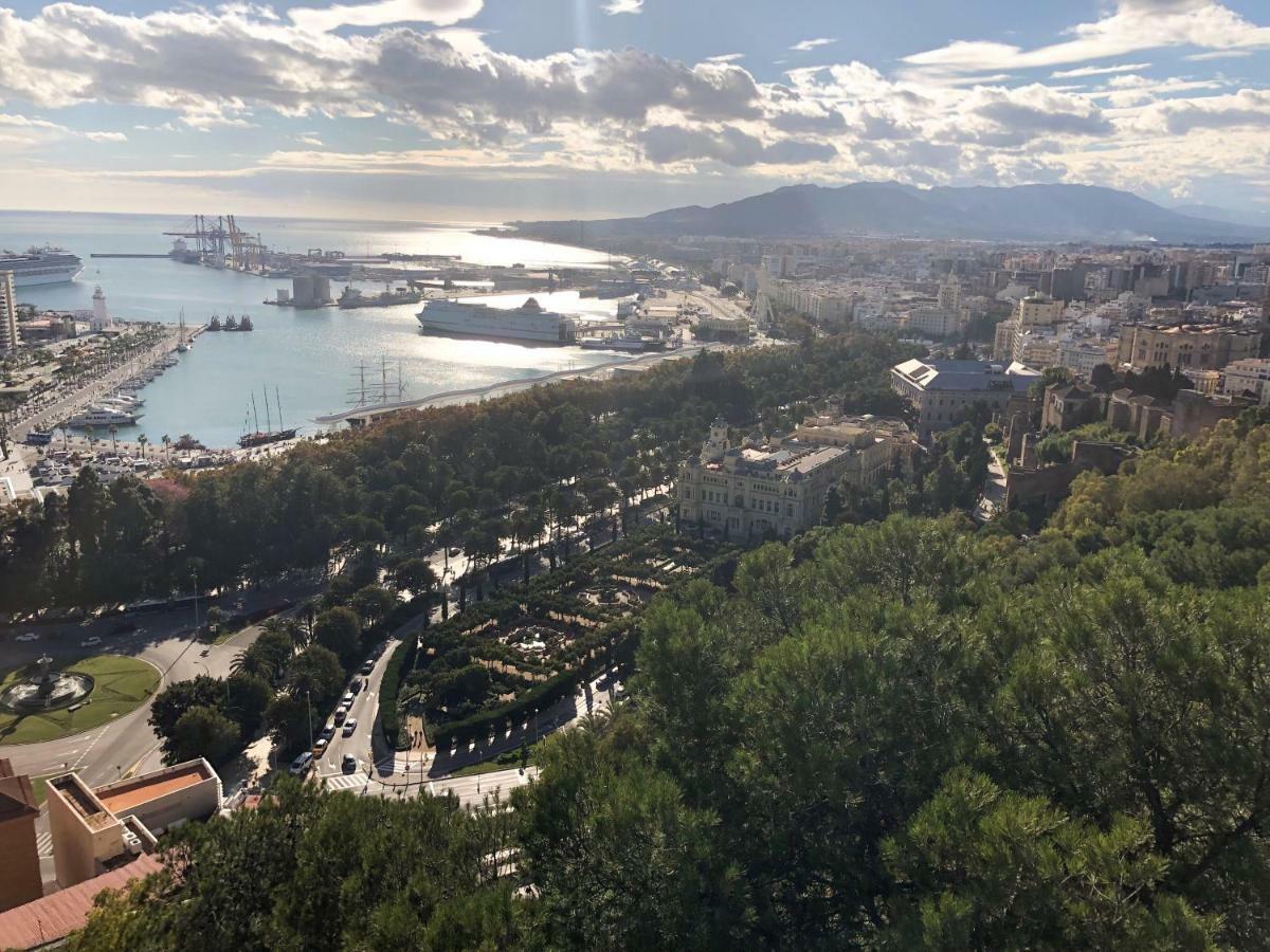 Malaga Centre Apartment With Parking Exterior photo